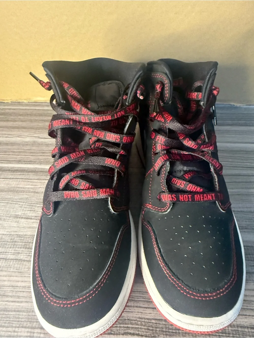 Nike Kids come fly with me retro 1 mid jordans.